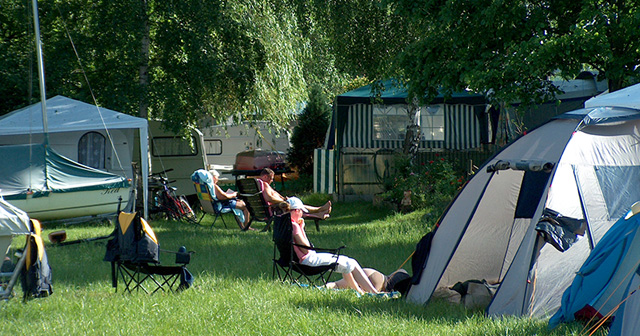 zelt wiese camping plaue